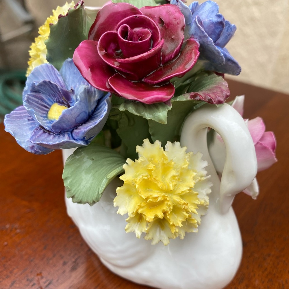 Vintage Aynsley Fine Bone China Swan and Flower Posy Figurine